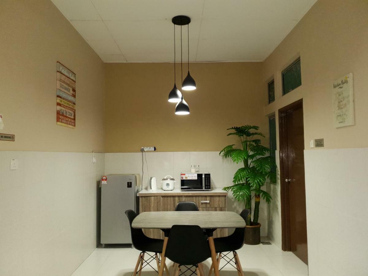 Lindanazri Homestay Mitc Melaka Malacca Exterior foto