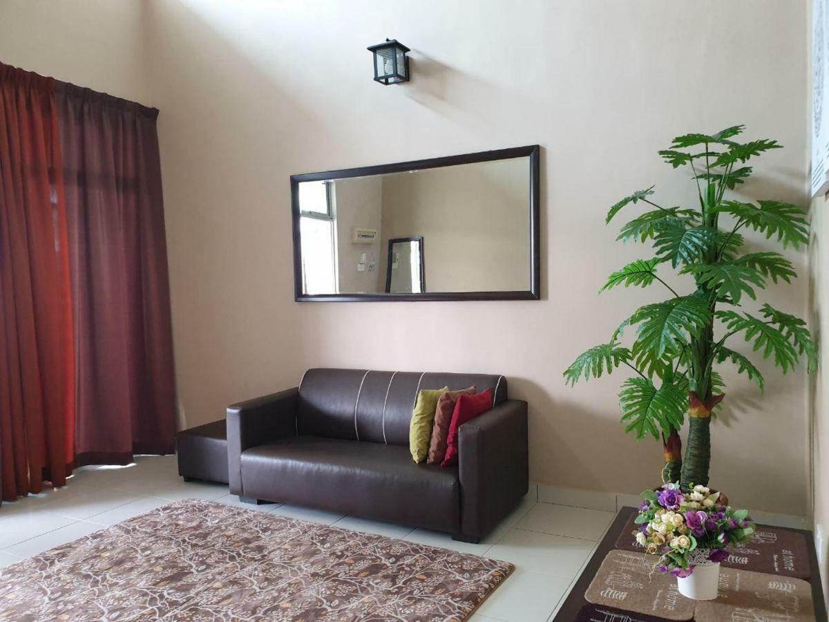 Lindanazri Homestay Mitc Melaka Malacca Exterior foto